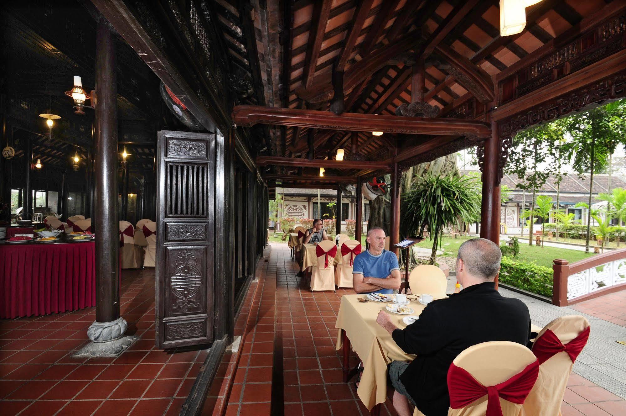 Thanh Noi Hotel Hue Exteriör bild