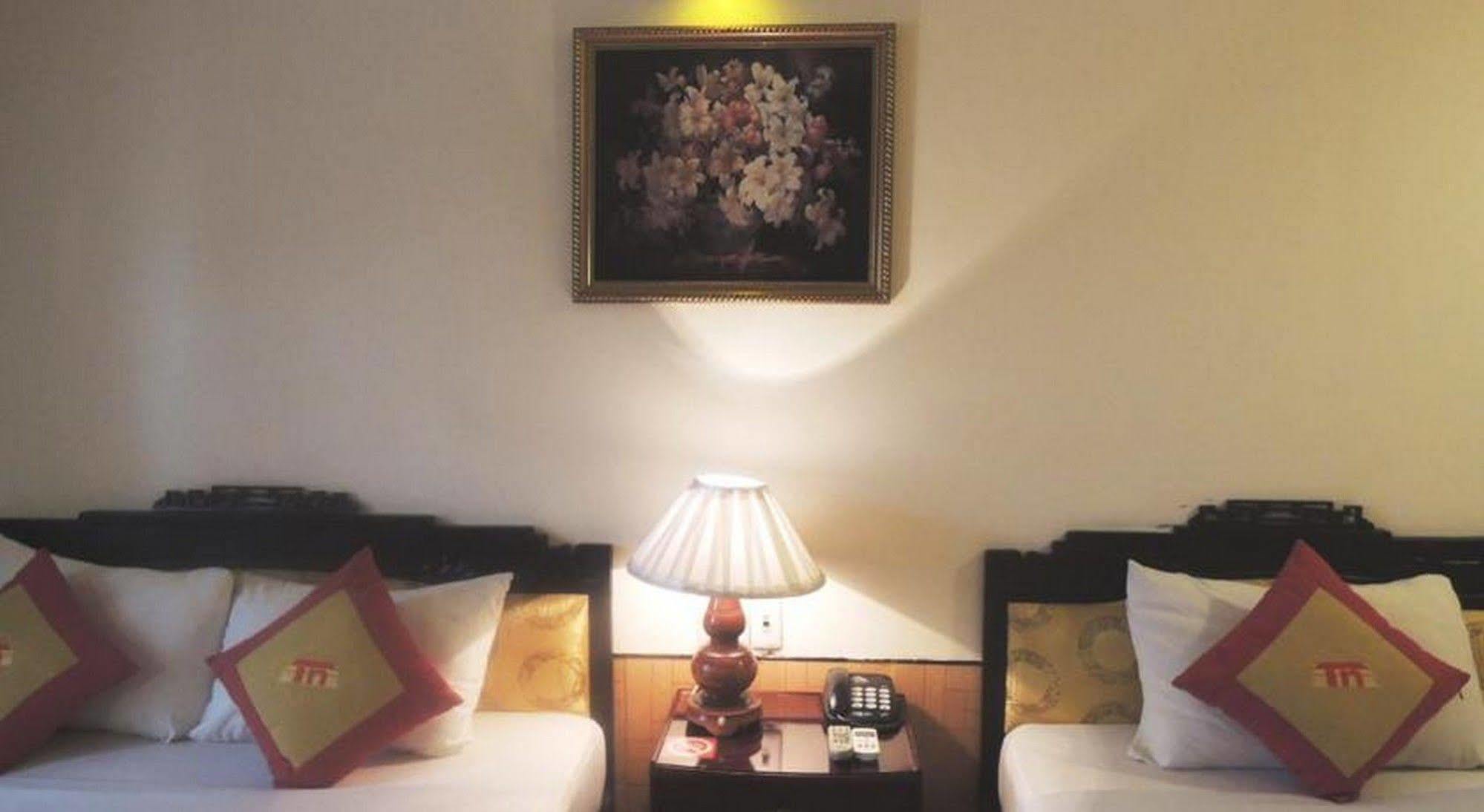 Thanh Noi Hotel Hue Exteriör bild