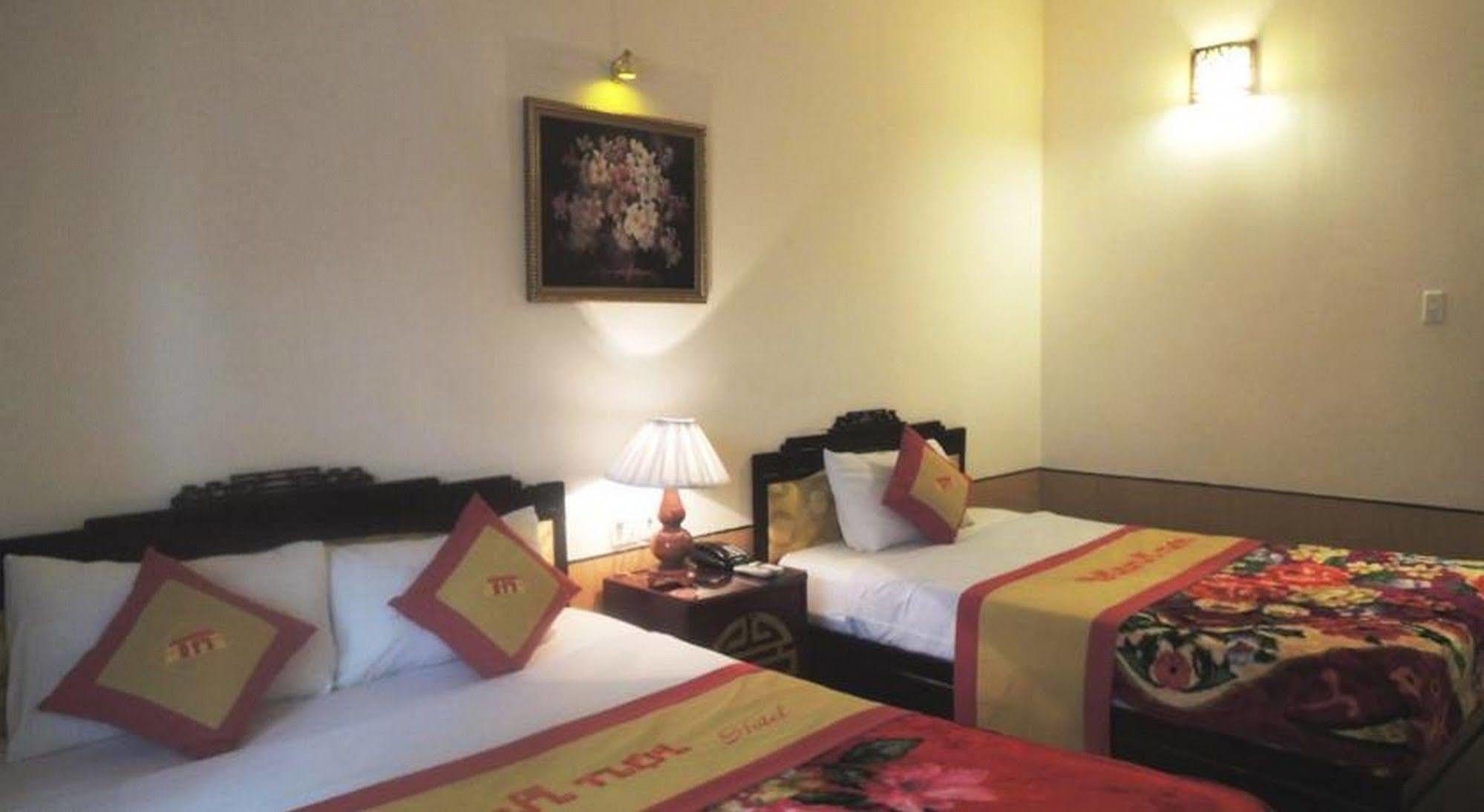 Thanh Noi Hotel Hue Exteriör bild
