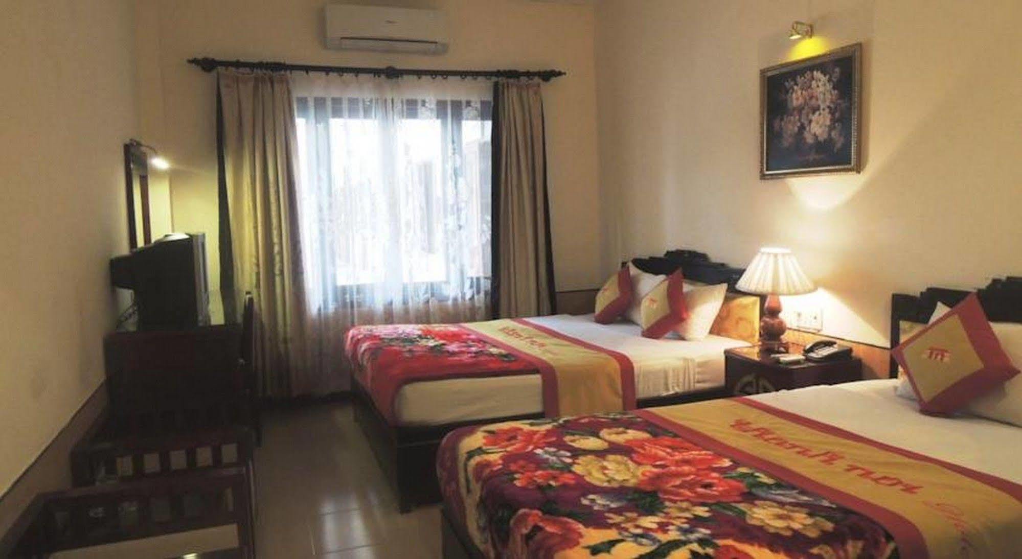 Thanh Noi Hotel Hue Exteriör bild