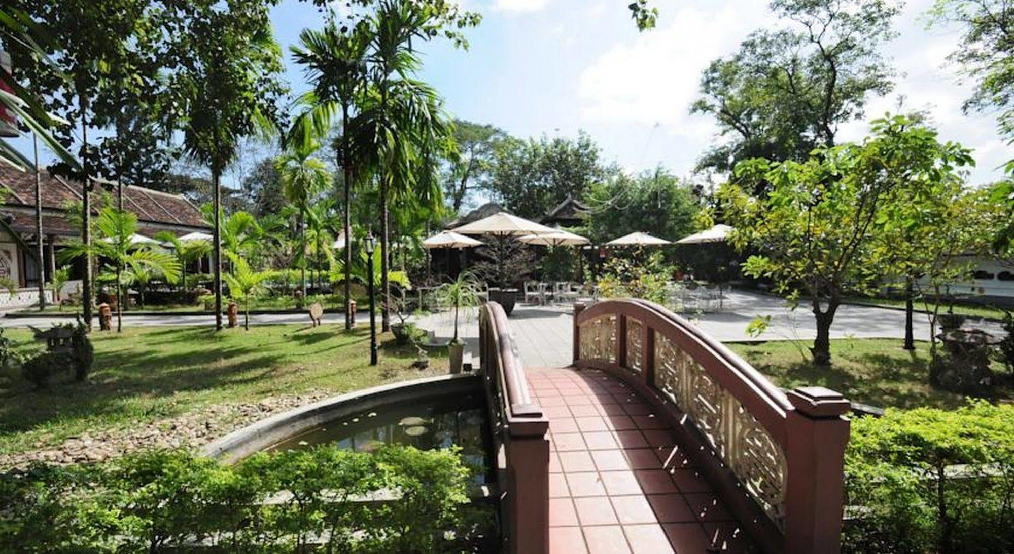 Thanh Noi Hotel Hue Exteriör bild