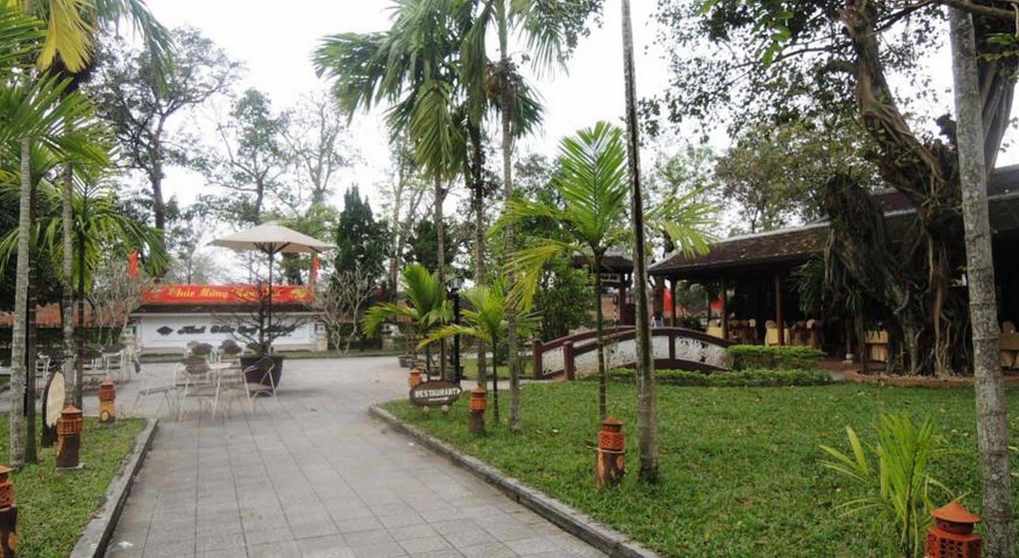 Thanh Noi Hotel Hue Exteriör bild