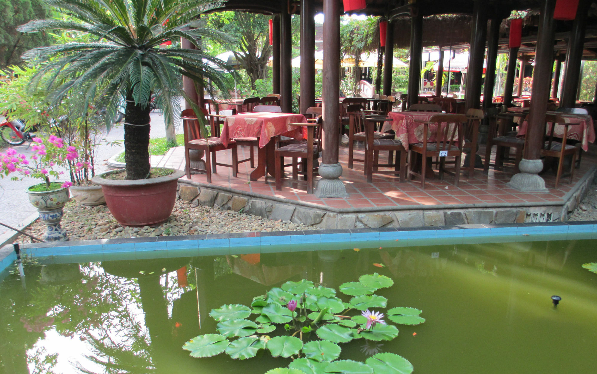 Thanh Noi Hotel Hue Exteriör bild
